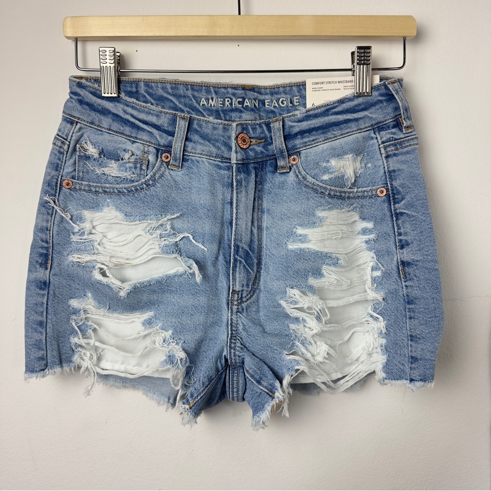 NWT American Eagle High Rise Mom Shorts Size 6 Distressed Denim Cutoff